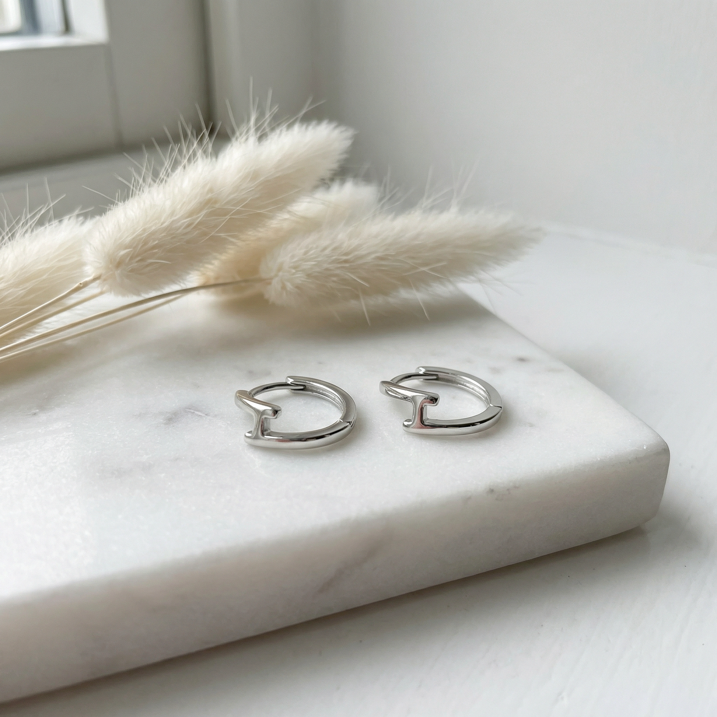 Éclair Huggie Hoops